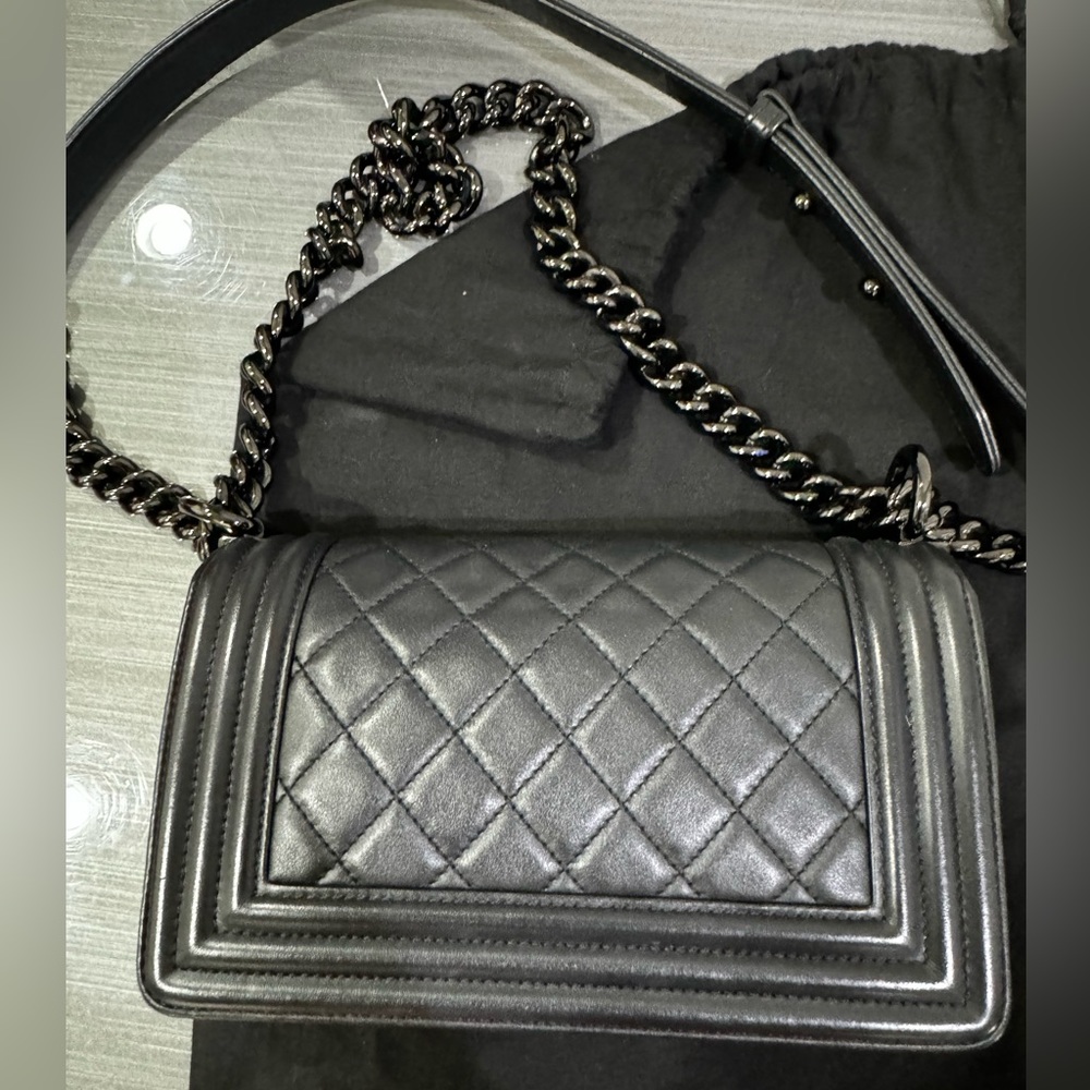 CHANEL Boy Small Black Calfskin Black Hardware - Picture 7 of 11